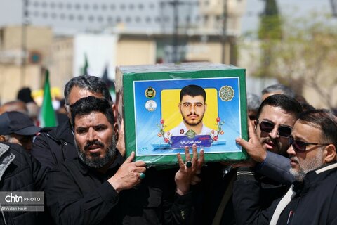 تشییع شهدای ناو دنا در شیراز