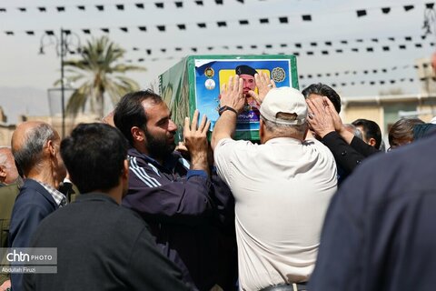 تشییع شهدای ناو دنا در شیراز