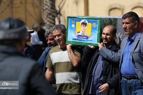 تشییع شهدای ناو دنا در شیراز