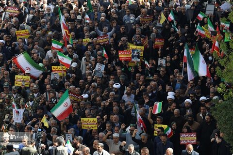 تشییع شهدای ناو دنا در شیراز