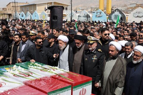 تشییع شهدای ناو دنا در شیراز