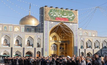 تجلی شکوه بندگی در جوار علی بن موسی الرضا (ع) / شکرانه عید فطر و عید نوروز در کنار مضجع ثامن‌الائمه