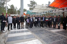 خدمت‌رسانی ستاد خدمات سفر استان قم به زائران ورودی و آسیب‌دیدگان از جنگ