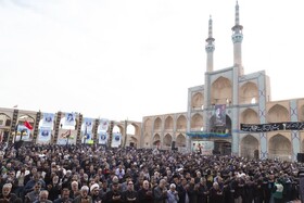 طنینِ بندگی در قلبِ تاریخ؛ قامتِ یزد به شکرانه‌ی فطر در امیرچقماق برافراشته شد