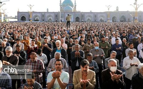 نماز عید سعید فطر به امامت آیت‌الله سیداحمد علم‌الهدی امام جمعه مشهد مقدس در حرم امام رضا (ع)