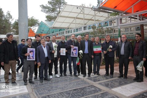 تجدید میثاق مدیرکل میراث‌فرهنگی و فعالان گردشگری و صنایع‌دستی قم با شهداء