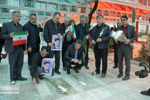 تجدید میثاق مدیرکل میراث‌فرهنگی و فعالان گردشگری و صنایع‌دستی قم با شهداء