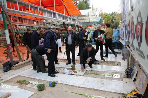 تجدید میثاق مدیرکل میراث‌فرهنگی و فعالان گردشگری و صنایع‌دستی قم با شهداء