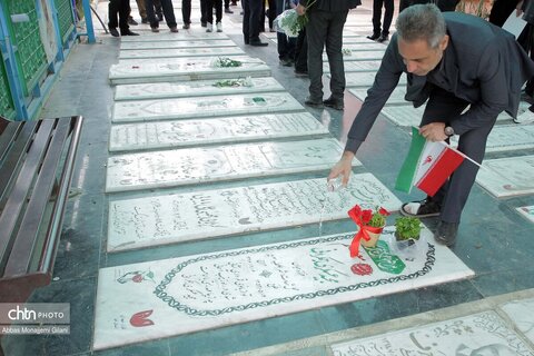 تجدید میثاق مدیرکل میراث‌فرهنگی و فعالان گردشگری و صنایع‌دستی قم با شهداء