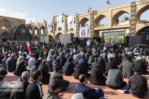 طنینِ بندگی در قلبِ تاریخ؛ قامتِ یزد به شکرانه‌ی فطر در امیرچقماق برافراشته شد