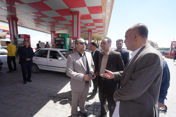 بازدید میدانی فرماندار زاهدان و دبیر ستاد خدمات سفر استان/ تاکید بر تقویت خدمات‌رسانی به مسافران