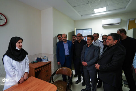 بازدید استاندار اردبیل از واحدهای خدمات‌رسان به مسافران نوروزی