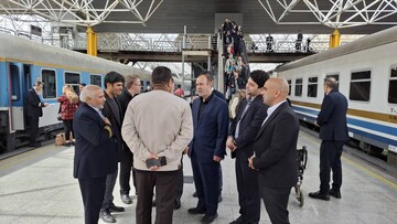بازدید نوروزی فرماندار تهران از ایستگاه راه‌آهن / تأکید بر ارائه خدمات شایسته در شرایط جنگی