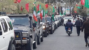 رژه خودرویی سافاری در آران و بیدگل / نمایش نماد بصیرت مردم ولایت‌مدار