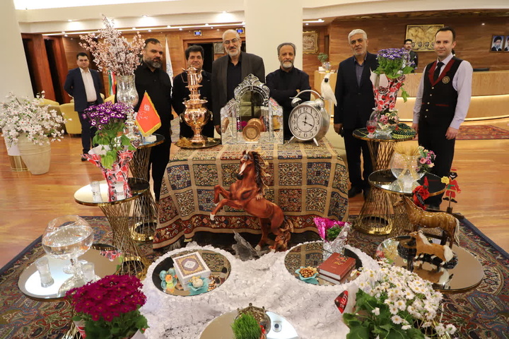 بازدید مدیرکل استان زنجان از هتل‌های شهر زنجان /  ارائه خدمات به مسافران نوروزی در شرایط جنگی