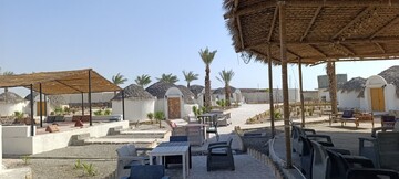 خدمت‌رسانی رایگان تاسیسات گردشگری کنارک به آسیب دیدگان جنگ