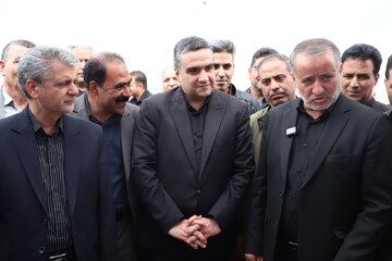 بازدید استاندار خراسان جنوبی از ایستگاه خدمات سفر و بازارچه صنایع‌دستی و سوغات قاین