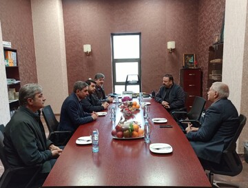 بسیج امکانات برای خدمت‌رسانی به مسافران استان‌های درگیر جنگ در کردستان/ تلاش اعضای ستاد خدمات سفر ستودنی است