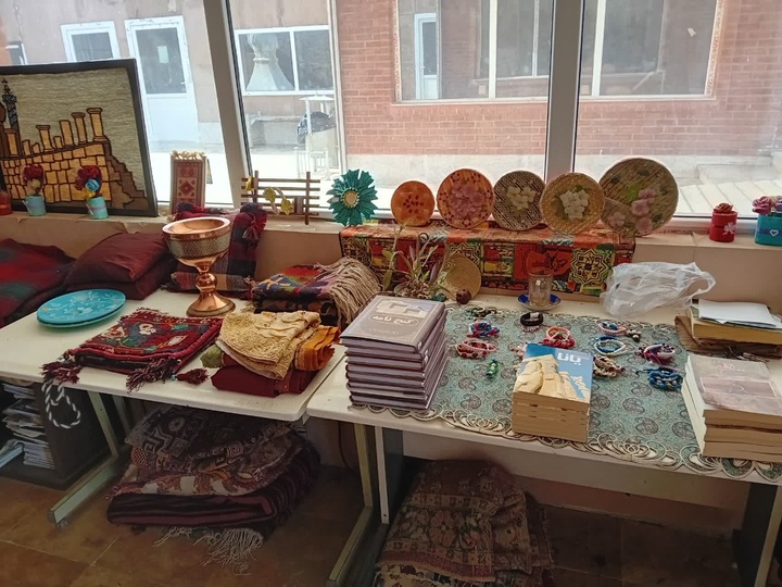 نمایشگاه صنایع‌دستی در معبد آناهیتای کنگاور افتتاح شد