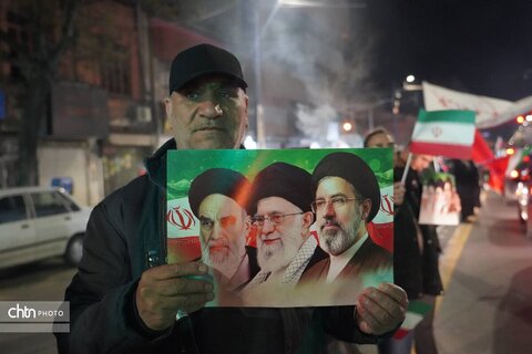 اجتماع مردم ولایت‌مدار ارومیه در بیعت با رهبر انقلاب و خون‌خواهی امام شهید