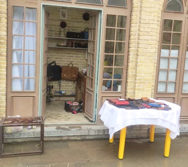 آغاز به کار نمایشگاه صنایع‌دستی در تکیه معاون الملک کرمانشاه 