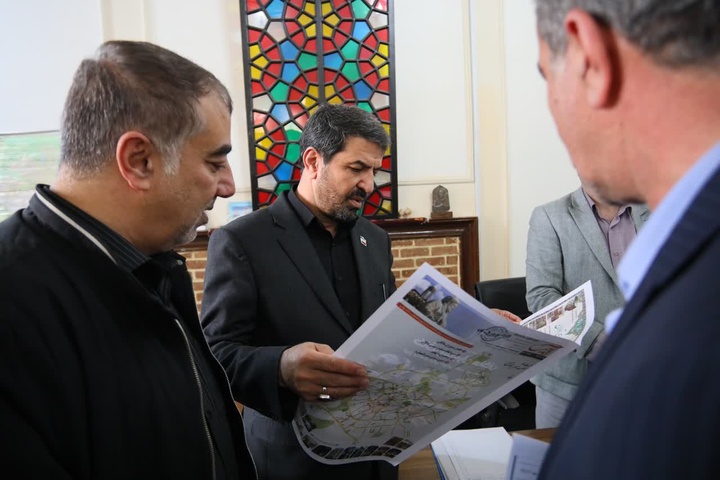 اقامت ۳۵۰ هزار مسافر در همدان / ورود روزانه ۵۰۰ هزار خودرو به استان