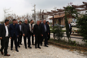 توزیع غذای گرم توسط جوامع گردشگری گلستان در محل اسکان هموطنان درگیر جنگ/ نظارت میدانی مسئولان استانی بر خدمات گردشگری در گرگان