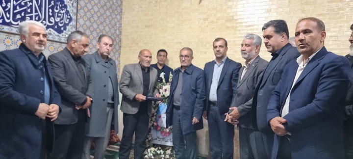 دیدار مدیرکل میراث‌فرهنگی کهگیلویه و بویراحمد با خانواده شهید تیموریان در سی‌سخت