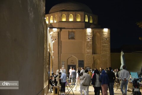 خنده‌ی مسافران در سایه‌یِ بادگیرها / یزد، میزبانِ لبخندها در بهار ۱۴۰۵