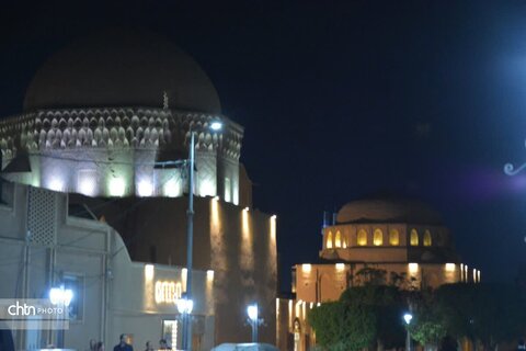 خنده‌ی مسافران در سایه‌یِ بادگیرها / یزد، میزبانِ لبخندها در بهار ۱۴۰۵