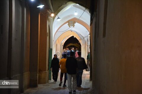 خنده‌ی مسافران در سایه‌یِ بادگیرها / یزد، میزبانِ لبخندها در بهار ۱۴۰۵