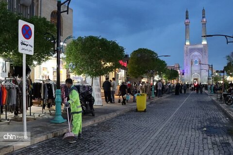 خنده‌ی مسافران در سایه‌یِ بادگیرها / یزد، میزبانِ لبخندها در بهار ۱۴۰۵