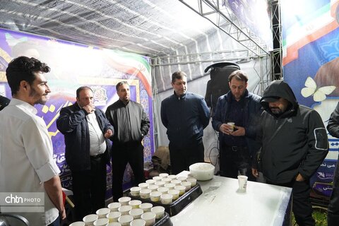 حضور مرتضی صفری، مدیرکل و کارکنان اداره کل میراث‌فرهنگی، گردشگری و صنایع دستی آذربایجان غربی در قیام مردمی بیعت با رهبر انقلاب در شب بارانی ارومیه