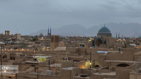 نقش‌بندیِ بهار بر خشت‌هایِ دیرین؛ شکوهِ صنایع‌دستیِ یزد در آیینه‌یِ نگاهِ گردشگران