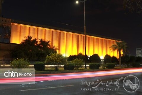 درخشش نوروزی سیلو در اهواز/ بنای تاریخی سیلو در اهواز با نورهای تازه جان گرفت