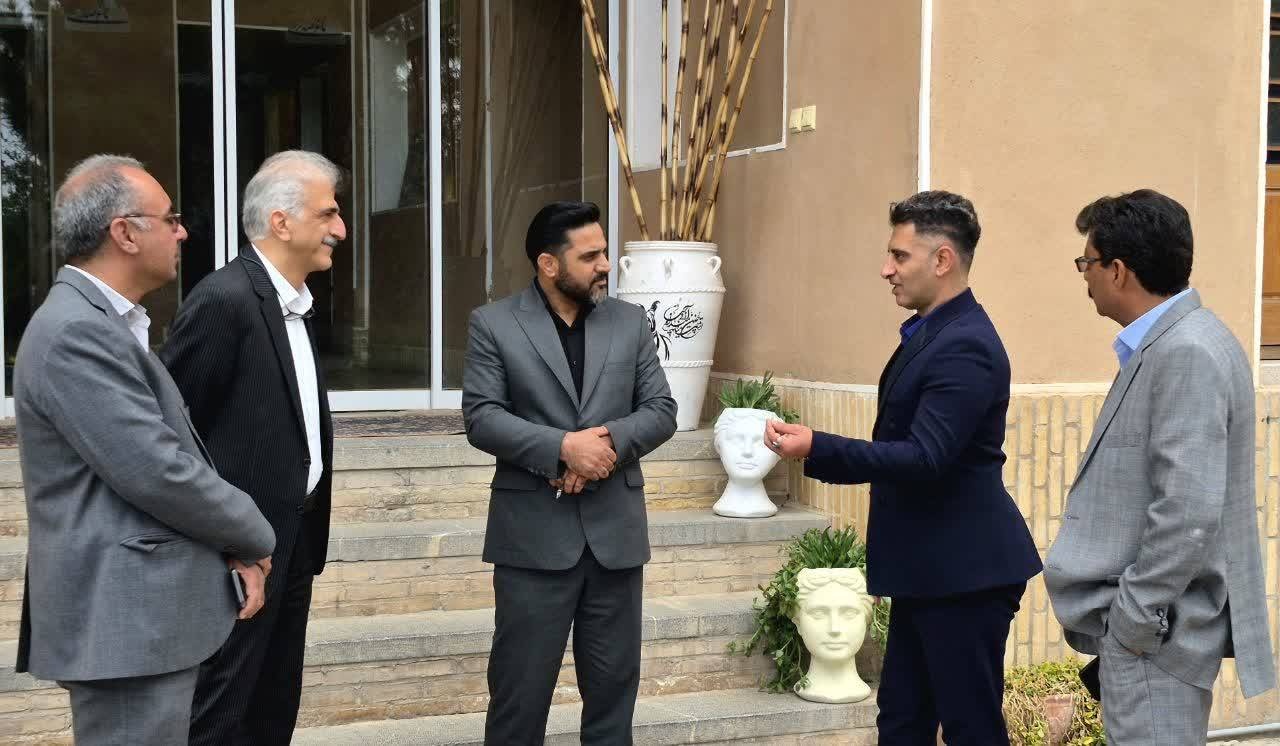 بررسی وضعیت خدمات‌رسانی و نحوه پذیرایی از مردم و مسافران نوروزی در شهرستان تفت