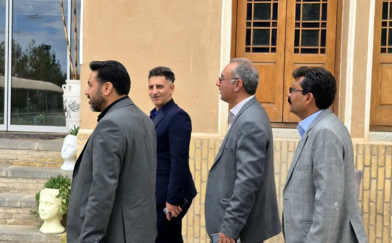 بررسی وضعیت خدمات‌رسانی و نحوه پذیرایی از مردم و مسافران نوروزی در شهرستان تفت