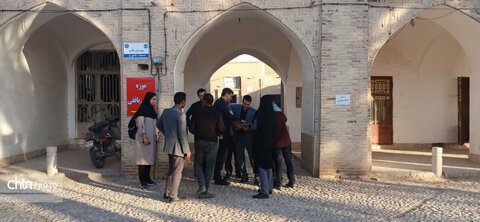 از زمزمه‌یِ آبشار تا ضیافتِ حصیر در میدان‌خان؛ پایشِ میدانیِ زیرساخت‌هایِ گردشگریِ بافق