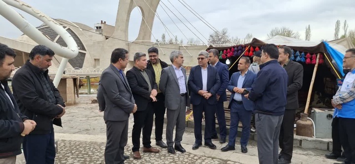 ضرورت بهره‌گیری از فضاهای اطراف دریاچه گلبهار برای برگزاری بازارچه صنایع‌دستی و توسعه مشاغل خانگی