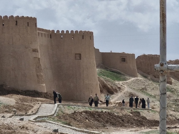 ارگ تاریخی بلقیس اسفراین در صدر بازدیدهای نوروزی است