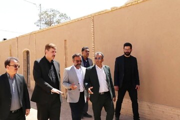 بررسی خدمات نوروزی در بافت تاریخی اله‌آباد زارچ