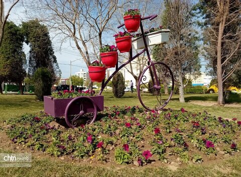 زیبایی های بهاری .المان های شهری در مشهدالرضا (ع)