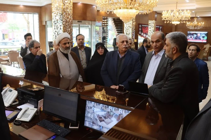 بازدید نظارتی رئیس کمیسیون اصل ۹۰ مجلس شورای اسلامی از مراکز اسکان زائران در مشهد