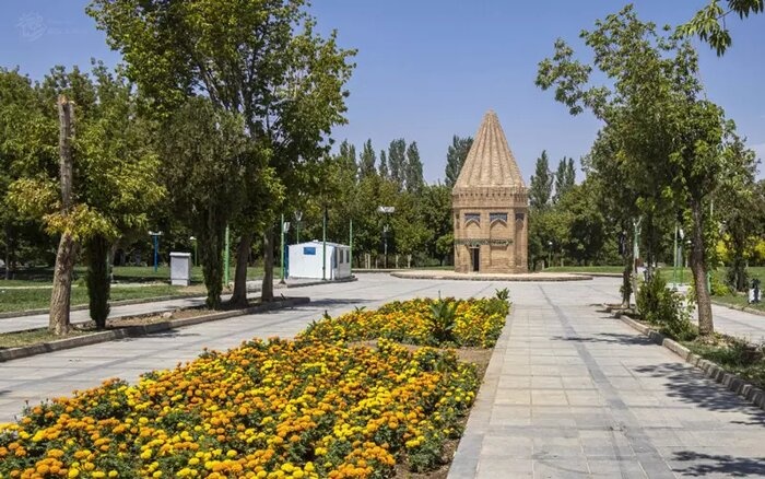 ورود ۴۴ هزار مسافر نوروزی به تویسرکان