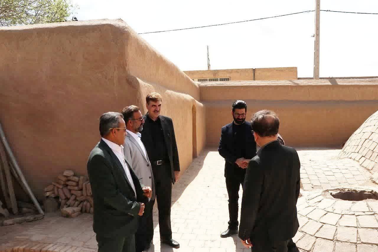 بررسی خدمات نوروزی در بافت تاریخی اله‌آباد زارچ