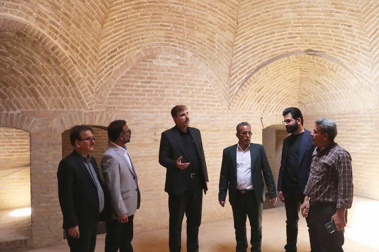 بررسی خدمات نوروزی در بافت تاریخی اله‌آباد زارچ