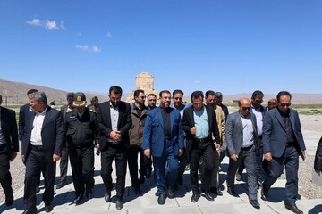 تداوم خدمات‌رسانی تمام‌عیار به گردشگران و مهمانان نوروزی فارس/ بازنگری در حریم آرامگاه کوروش با کارشناسی دقیق و در اسرع وقت