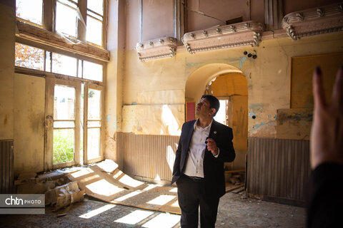 بازدید دبیر کمیته ملی سازمان یونسکو در ایران از بناهای تاریخی آسیب دیده در اصفهان