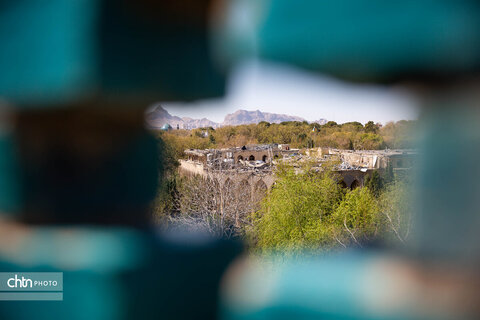 بازدید دبیر کمیته ملی سازمان یونسکو در ایران از بناهای تاریخی آسیب دیده در اصفهان