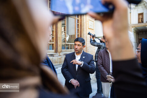 بازدید دبیر کمیته ملی سازمان یونسکو در ایران از بناهای تاریخی آسیب دیده در اصفهان